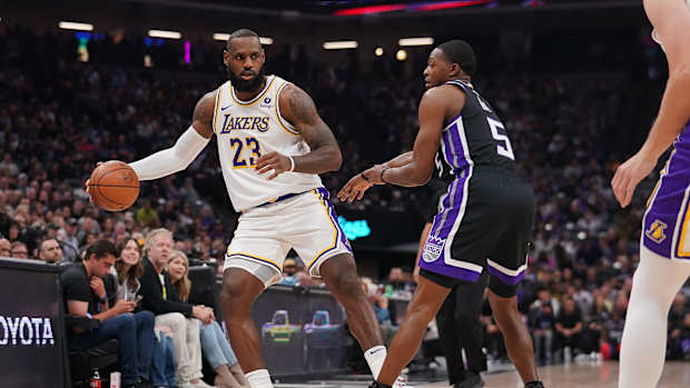 lebron james de'aaron fox kings